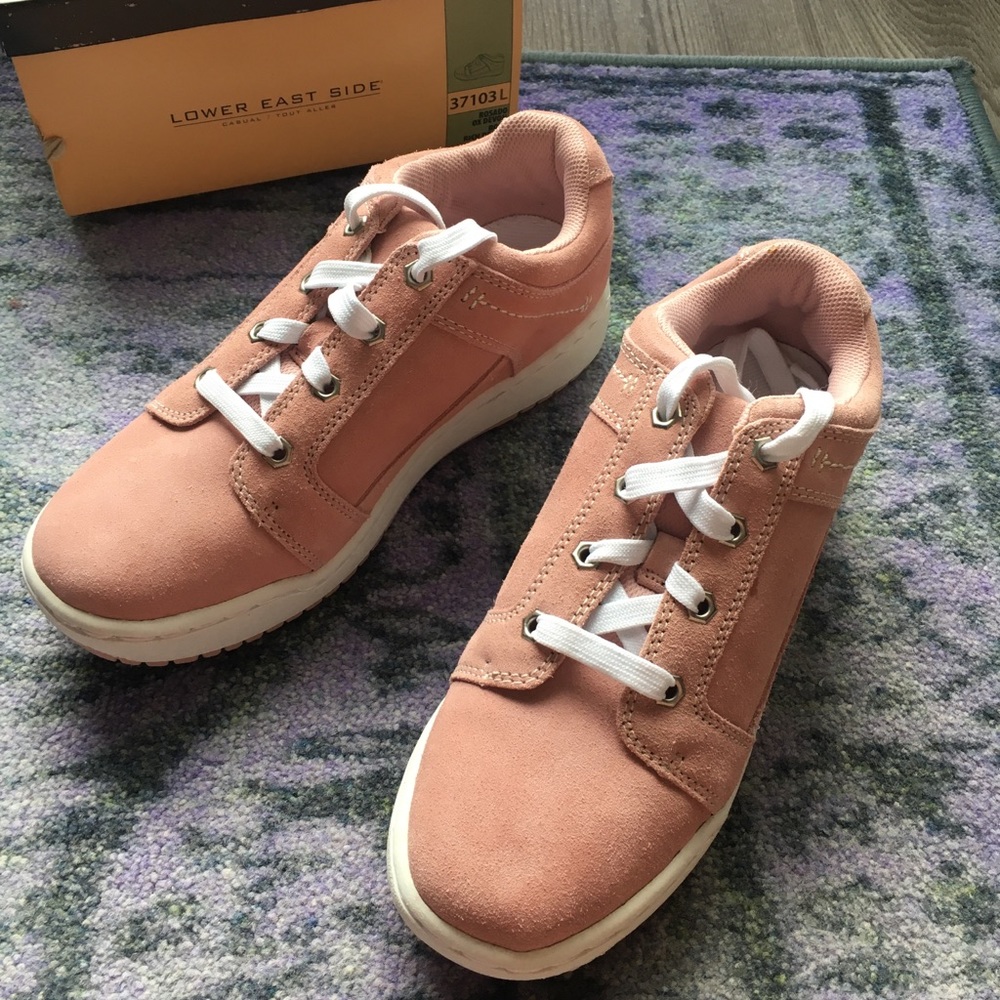 NWOT Rose Suede Sneakers Size 9